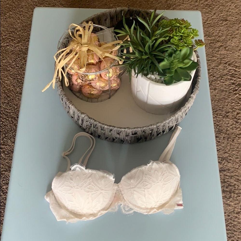 White lace push up bra